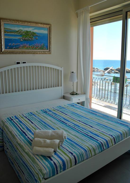 Taorminaxos Wonderful Seaview Apartment Джардини Наксос Екстериор снимка