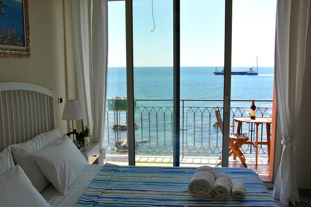Taorminaxos Wonderful Seaview Apartment Джардини Наксос Екстериор снимка